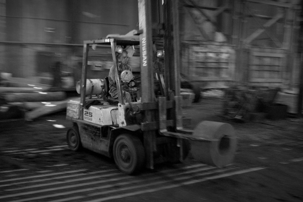 Portret, fotografia uliczna, ulprofesjonalne zdjęcie wykonane przez fotografa