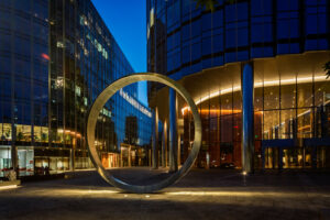Fotografia małego wnętrza z antresolą — Michał Gabriel fotograf architektury i wnętrz